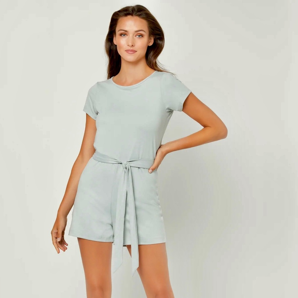 ✨NWT✨ BCBG Waist Tie T-Shit Romper